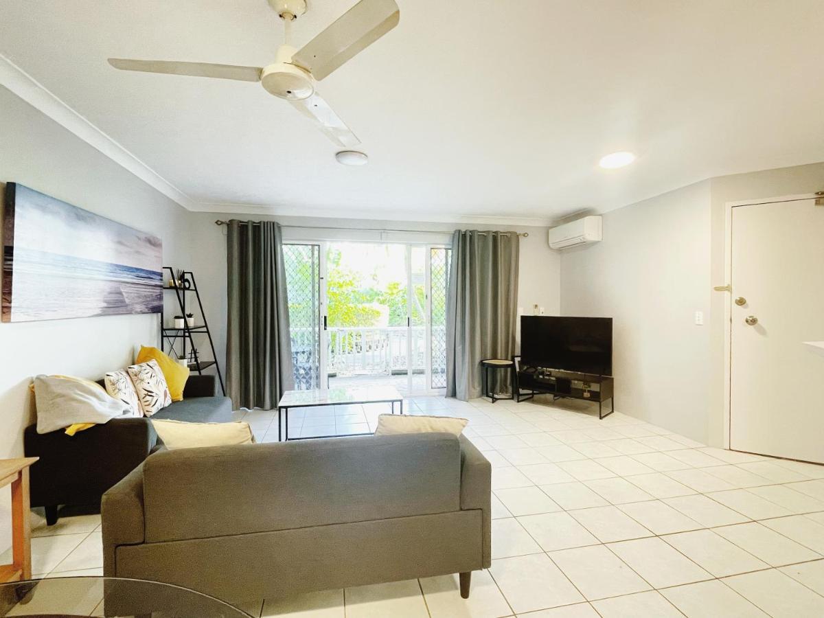 Surfers Tradewinds Hotel โกลด์โคสต์ ภายนอก รูปภาพ
